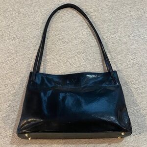 Monsac Classic Black Leather Shoulder Bag
